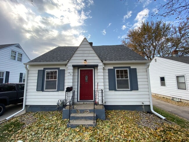 property at 717 S Glendale Ave