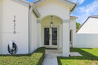 14218 SW 103rd Terrace in Miami, FL - Building Photo - Building Photo