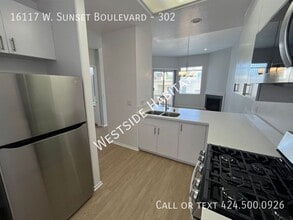 16117 W Sunset Blvd in Los Angeles, CA - Building Photo - Building Photo