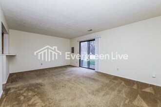 6372 Nightwind Ct in Dayton, OH - Building Photo - Building Photo