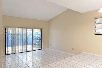 12371 SW 94th Terrace in Miami, FL - Building Photo - Building Photo