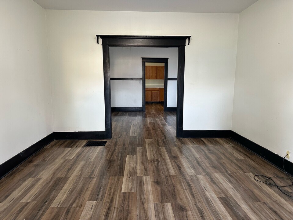 1618 Berry Blvd in Louisville, KY - Building Photo