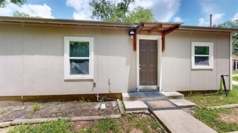 4000 Margaret St in Bryan, TX - Building Photo