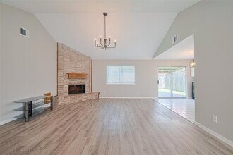 6822 Stonewater in Houston, TX - Building Photo - Building Photo