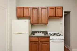 3815 N Fremont St, Unit J08P in Chicago, IL - Building Photo - Building Photo