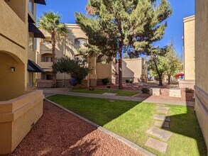 12221 W Bell Rd, Unit 175 in Surprise, AZ - Building Photo - Building Photo