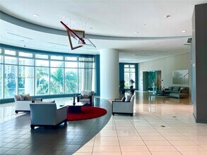 300 S Biscayne Blvd, Unit 2006 in Miami, FL - Foto de edificio - Building Photo