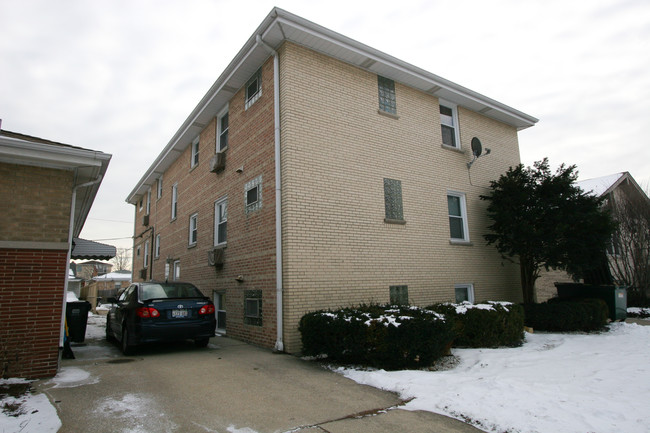 2425 79th Ave in Elmwood Park, IL - Foto de edificio - Building Photo