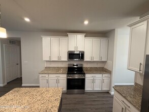 3925 Peach Dr in Jacksonville, FL - Building Photo - Building Photo