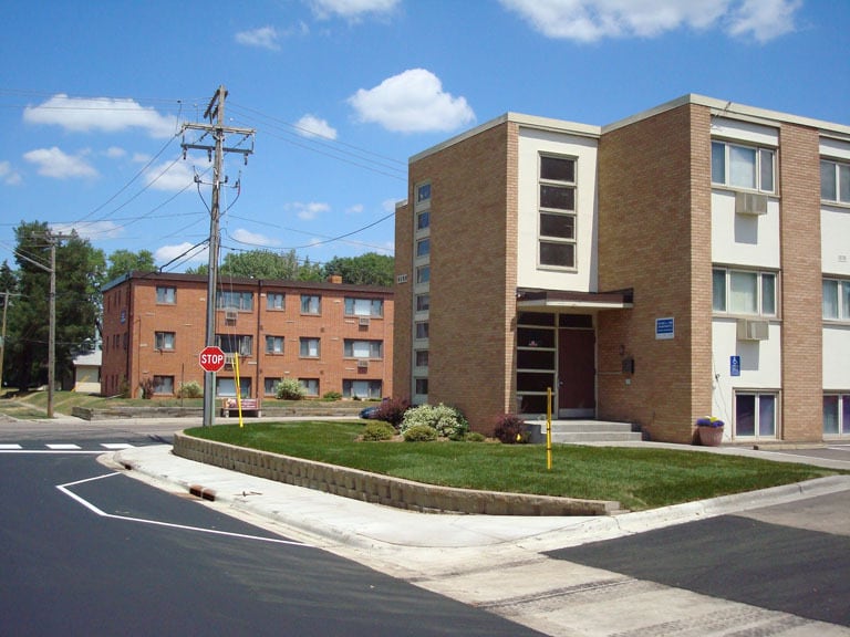 Regent Place Apartments in Minneapolis, MN - Building Photo