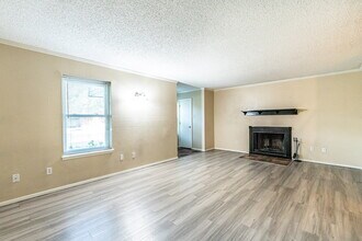 4737 48th St in Lubbock, TX - Foto de edificio - Building Photo