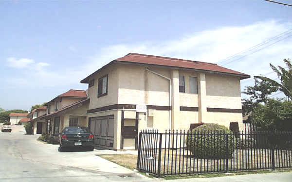 219-233 W Marshall St in San Gabriel, CA - Building Photo