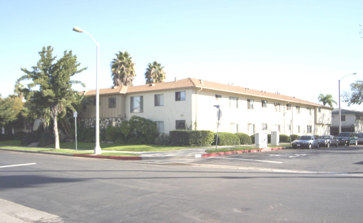 3950 Nicolet Ave in Los Angeles, CA - Foto de edificio