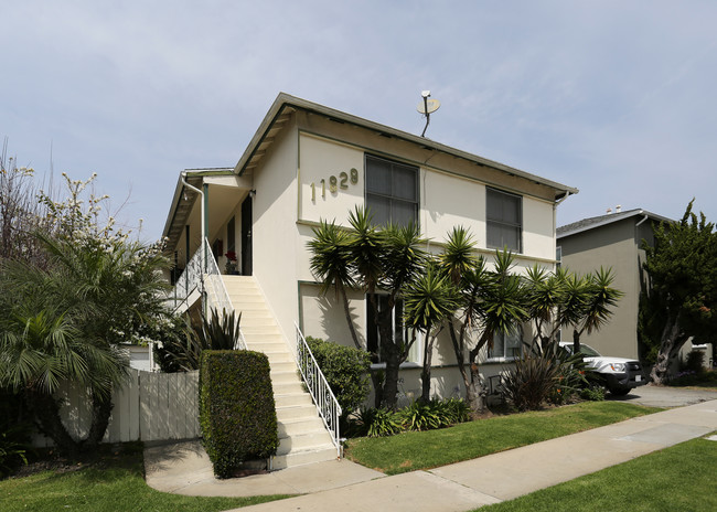 11829 W Washington Blvd in Los Angeles, CA - Building Photo - Building Photo