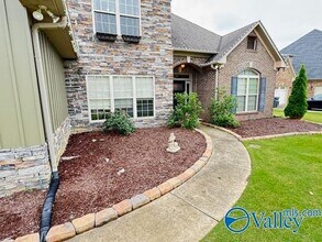 2405 Rothmore Dr SW in Huntsville, AL - Building Photo - Building Photo