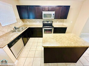 10930 Rustic Spoke in San Antonio, TX - Building Photo - Building Photo