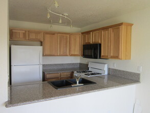 1710 Lancaster Ave-Unit -1714 in Klamath Falls, OR - Building Photo - Building Photo