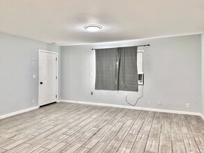 27390 Alessandro Blvd in Moreno Valley, CA - Building Photo - Building Photo