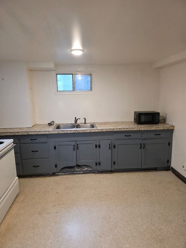 2116 W Broadway Ave in Spokane, WA - Building Photo - Building Photo