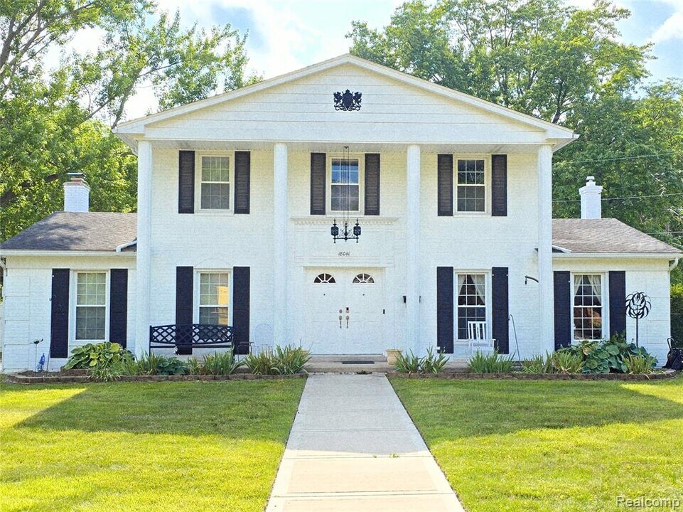 18041 Fairway in Livonia, MI - Building Photo