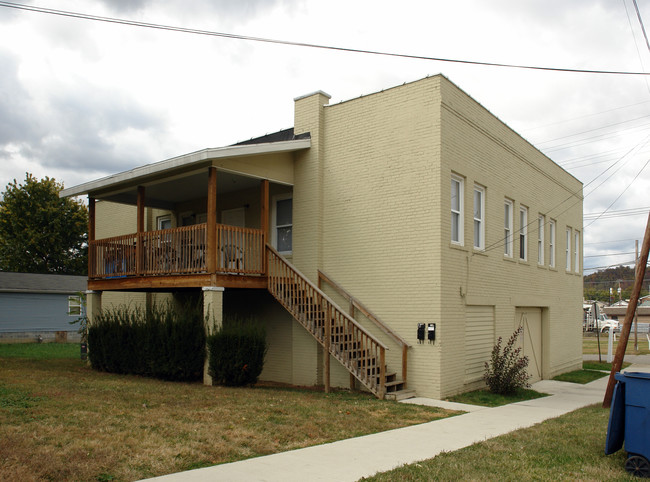 630 10th St in Huntington, WV - Foto de edificio - Building Photo