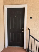 10681 SW 156th Pl in Miami, FL - Foto de edificio - Building Photo
