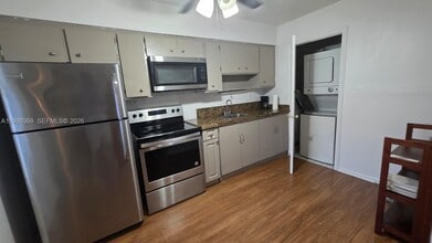 609 NE 6th Ct in Boynton Beach, FL - Building Photo - Building Photo