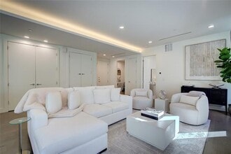 3923 Cole Ave in Dallas, TX - Building Photo - Building Photo