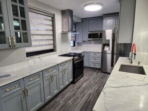 61-55 98th St, Unit 14J in Queens, NY - Foto de edificio - Building Photo