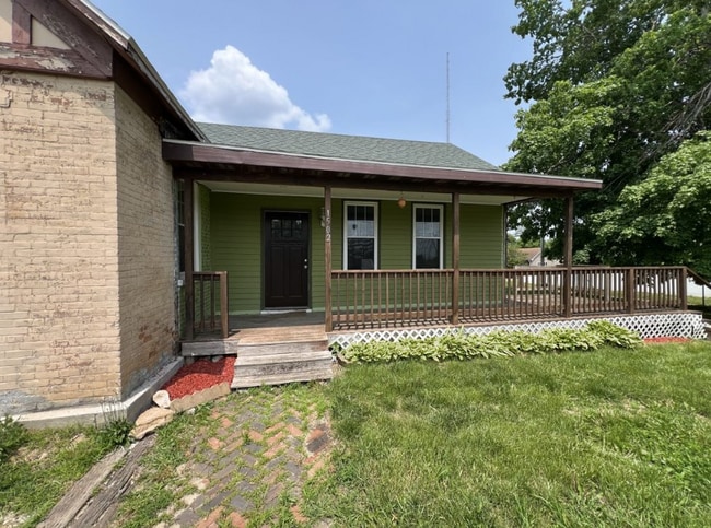 1502 Mt Pleasant St in Burlington, IA - Building Photo - Building Photo