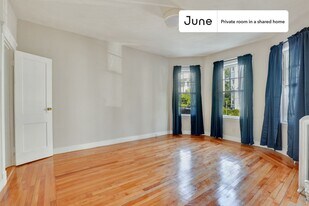 Room in Shared 4 bed/1 bath home in Boston, MA - Building Photo