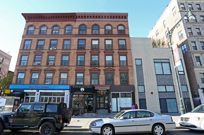 163 Lenox Ave in New York, NY - Building Photo - Building Photo