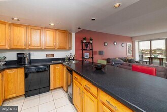 2001 Hamilton St in Philadelphia, PA - Building Photo - Building Photo