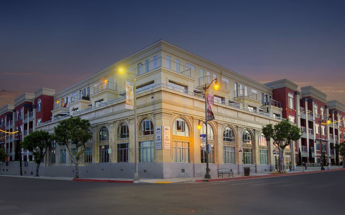 San Pedro Bank Lofts in San Pedro, CA - Foto de edificio