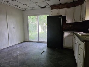 607 East Ave in Shinnston, WV - Building Photo - Building Photo