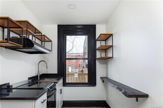 107 Cannon St-Unit -2 in Poughkeepsie, NY - Building Photo - Building Photo