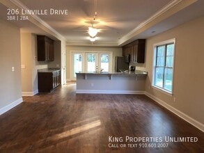 206 Linville Dr in Castle Hayne, NC - Building Photo - Building Photo