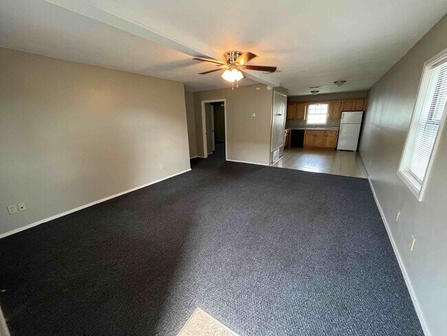 911 W 16th St-Unit -5 in Mount Pleasant, TX - Building Photo - Building Photo