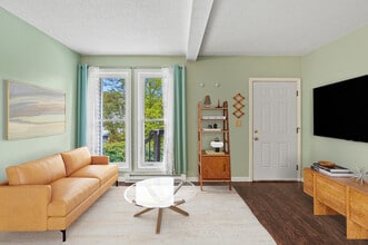 22 River St, Unit 2 in Hudson, MA - Building Photo - Building Photo