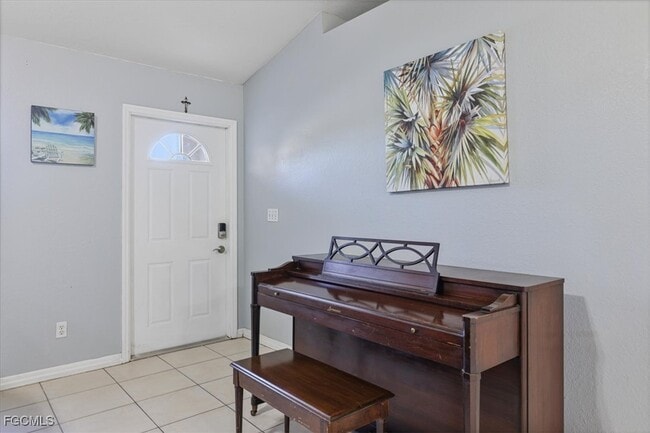 1405 SW 9th Ave in Cape Coral, FL - Building Photo - Building Photo