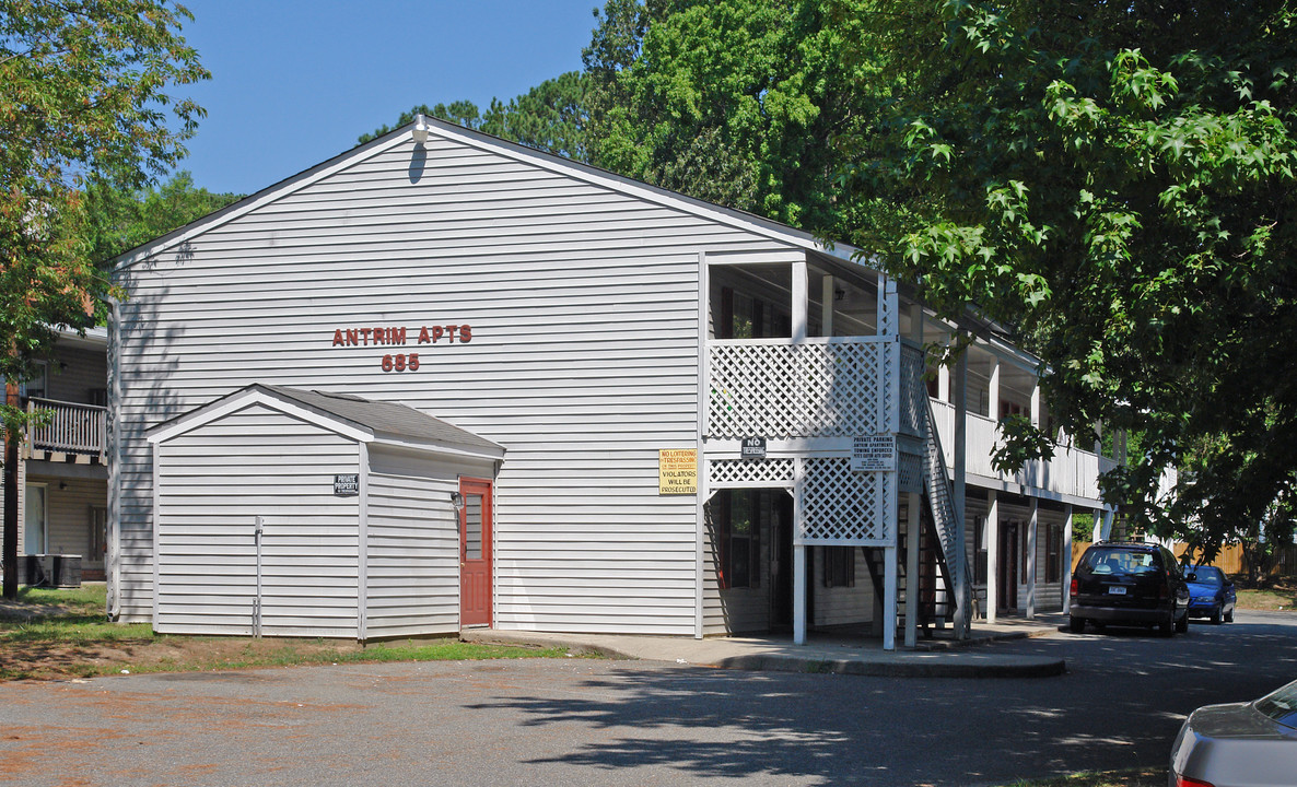 Antrim Apartments in Newport News, VA - Building Photo