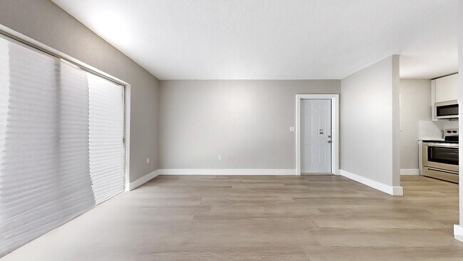 329 SW 9th Ave, Unit 1 in Miami, FL - Building Photo - Building Photo