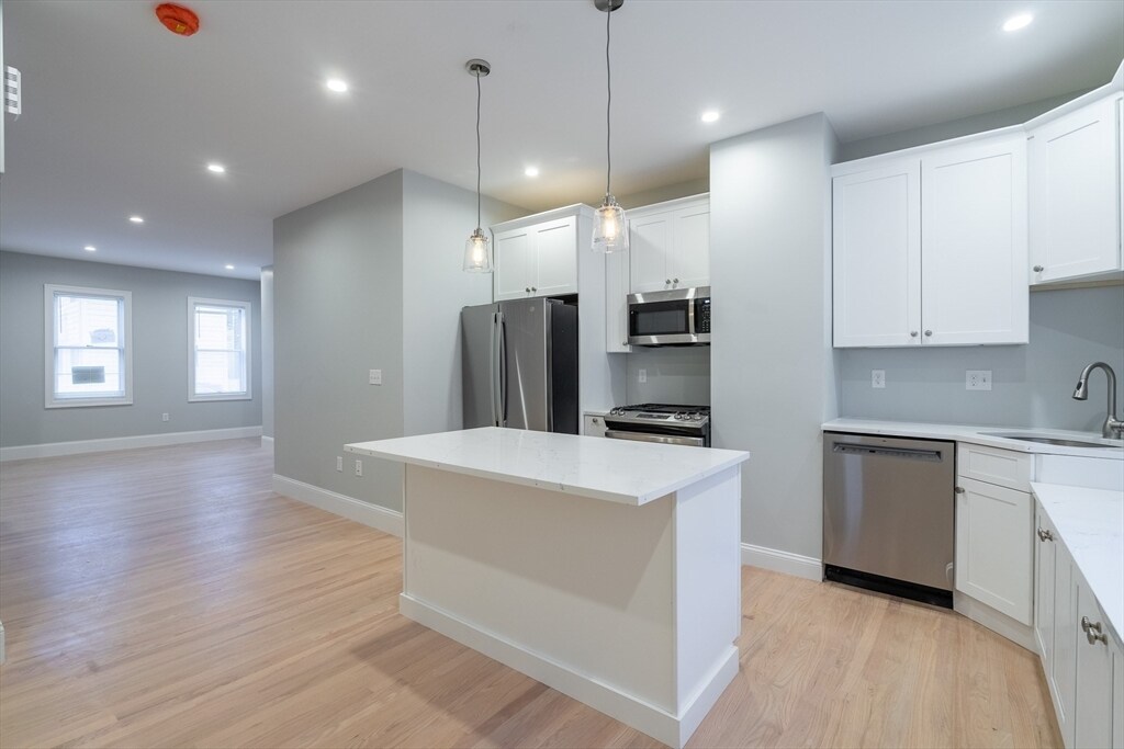 60 6th St, Unit 1 in Cambridge, MA - Foto de edificio