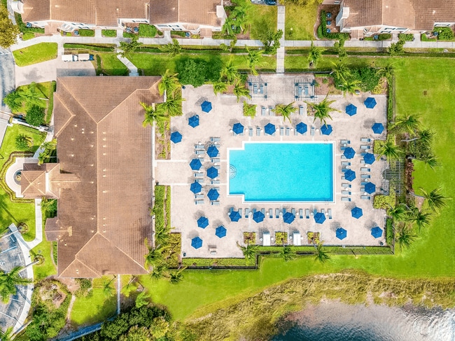 The Estates at Wellington Green Apartments in Wellington, FL - Foto de edificio - Building Photo