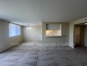 28006 S Western Ave in San Pedro, CA - Foto de edificio - Building Photo