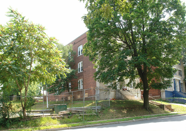 170-172 Park Ter in Hartford, CT - Foto de edificio - Building Photo