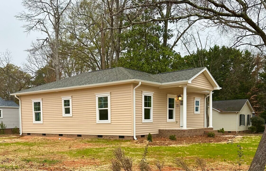 1405 Barnett St in Rock Hill, SC - Building Photo