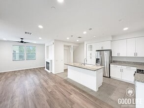 950 E Drapery Ln in Anaheim, CA - Building Photo - Building Photo