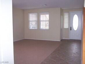 283 Maddelena Ave in Las Vegas, NV - Building Photo - Building Photo