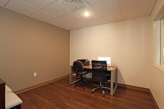 Littleton Crossing in Littleton, CO - Building Photo - Interior Photo